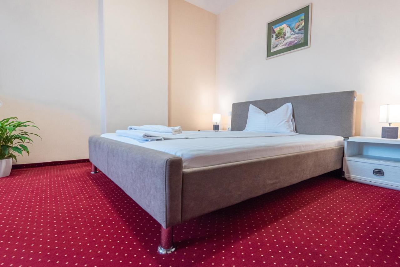 Páva Pension&Spa Odorheiu Secuiesc Exteriér fotografie
